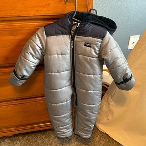 Oshkosh bgosh snow suit